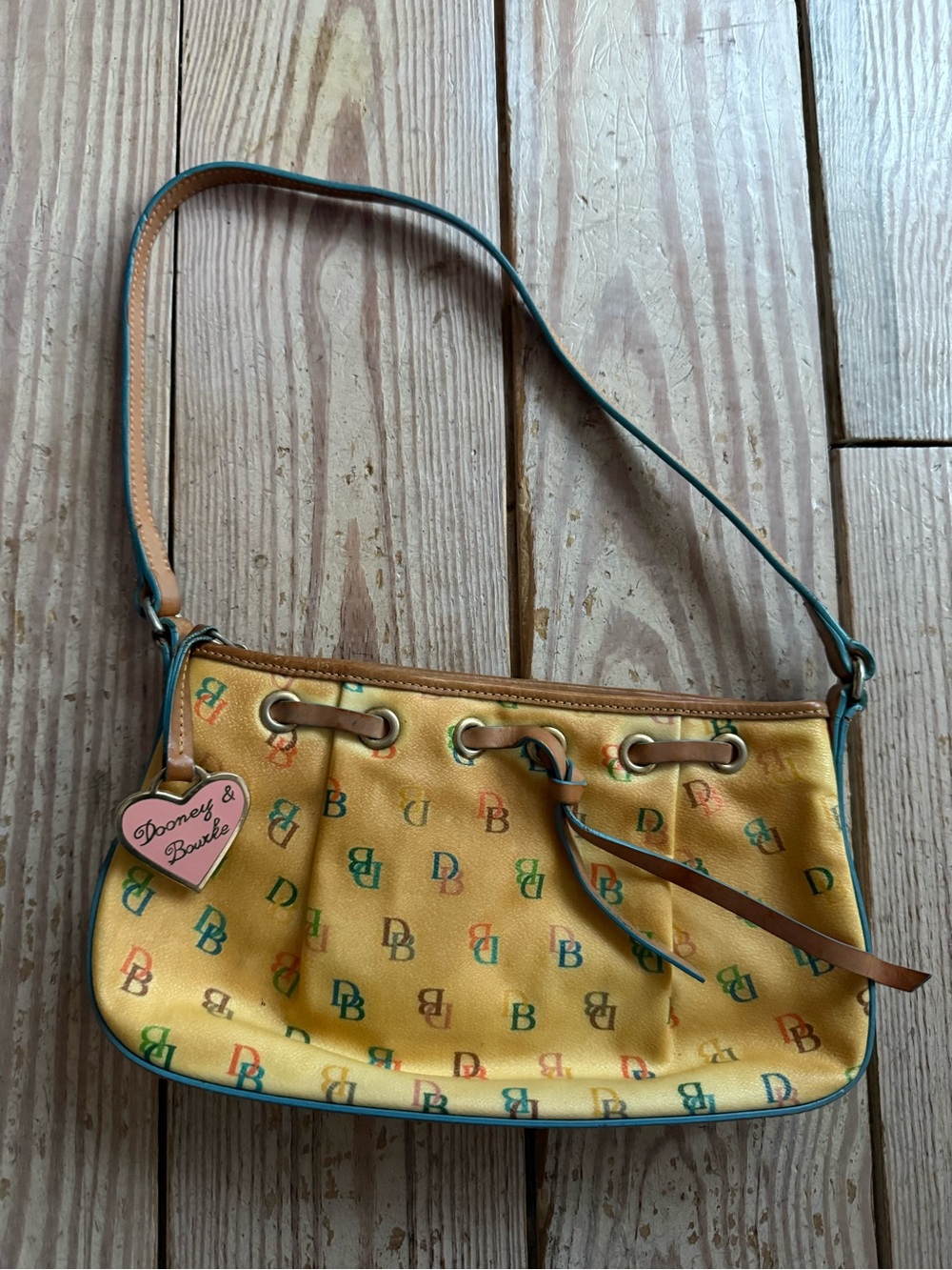 vintage y2k Dooney & Bourke shoulder bag - mild discoloration in pics
